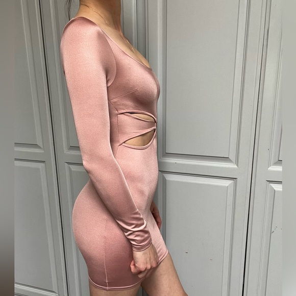 I Joah cut Out Ring Mini Satin Dress - Picture 3 of 9